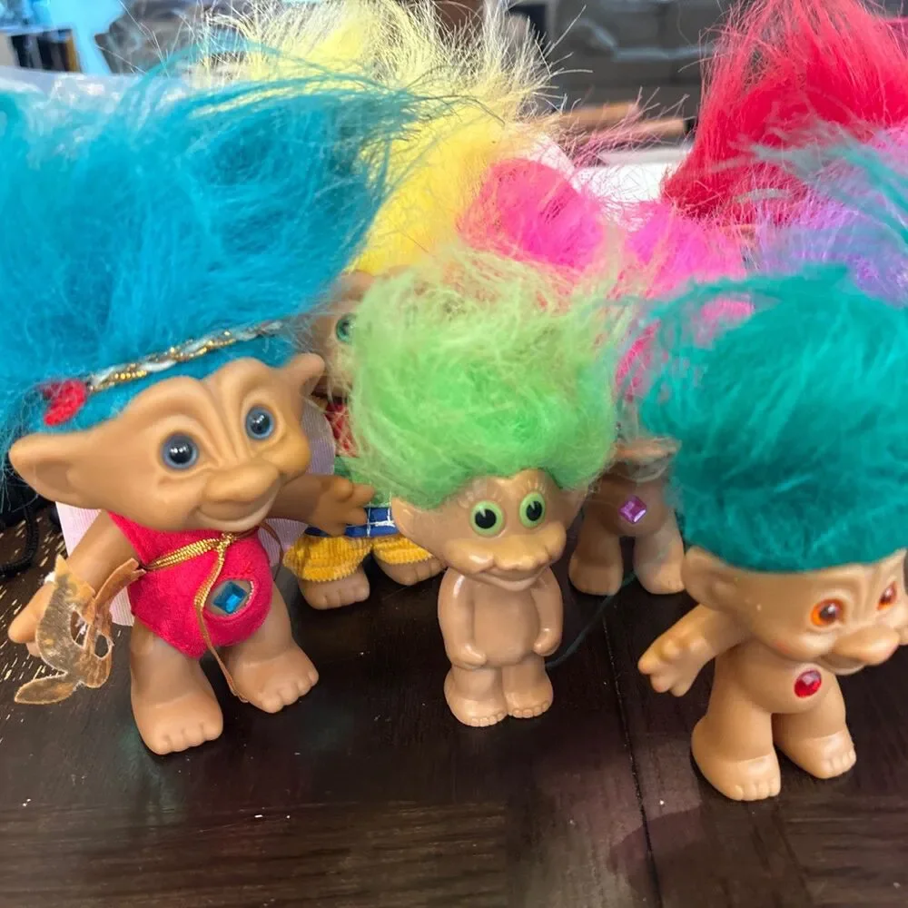 Lot Of 12 Vintage Troll Dolls W/ Treasure Trolls Carrying Case Russ Ace Novelty